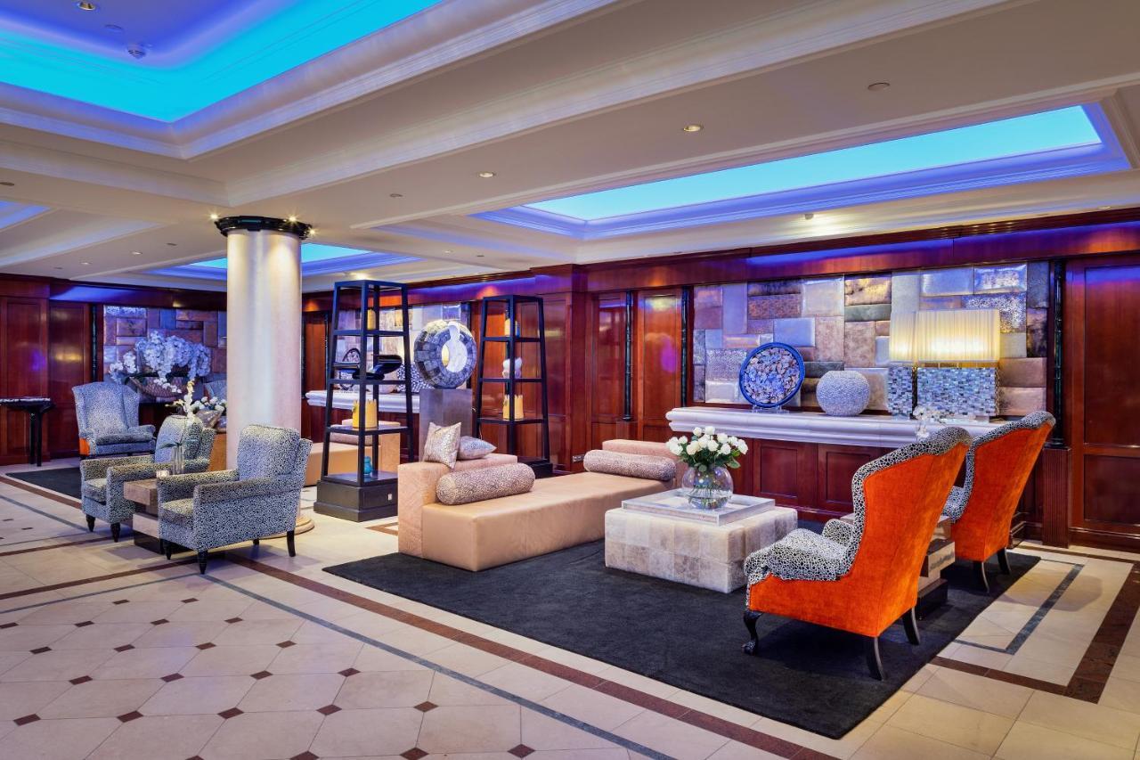 Hotel Van Oranje Noordwijk Exterior photo The lobby of the hotel