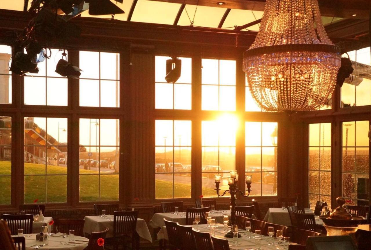 Hotel Van Oranje Noordwijk Exterior photo The dining room at the Inn at the Opera
